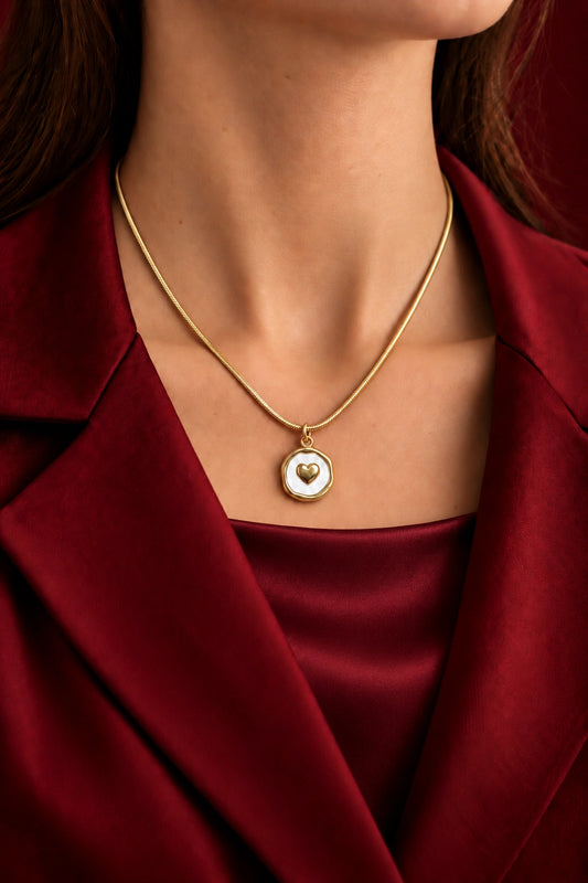 Velisse – White Heart Necklace