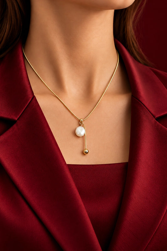 Elore – Pearl Drop Necklace