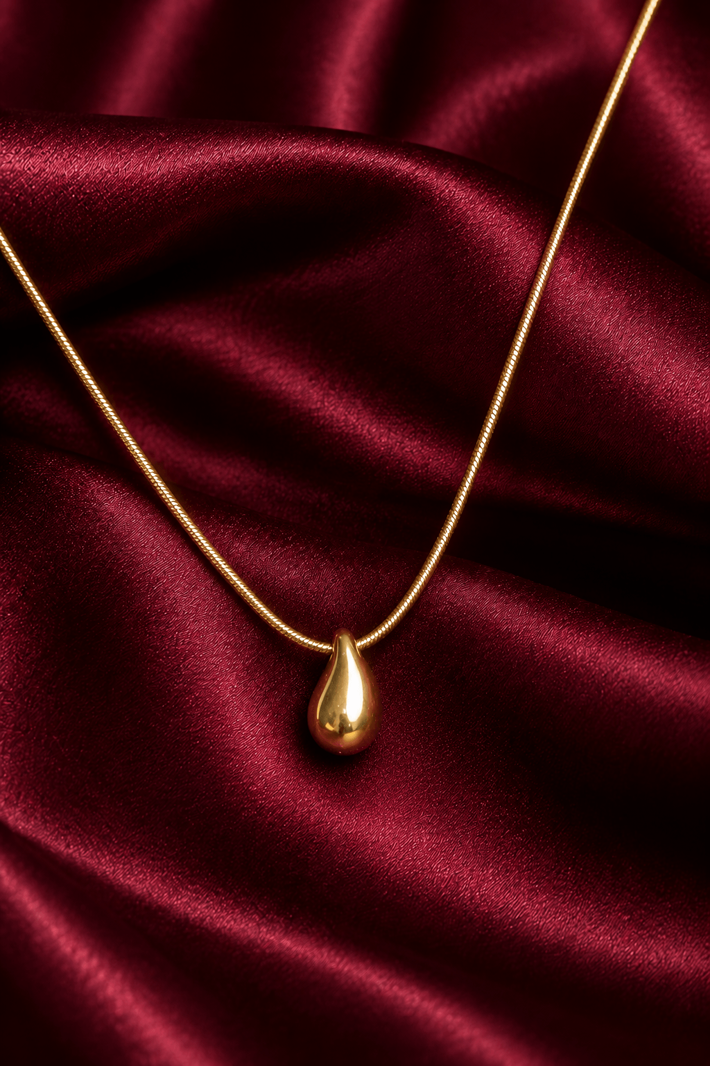 Norel – Teardrop Necklace