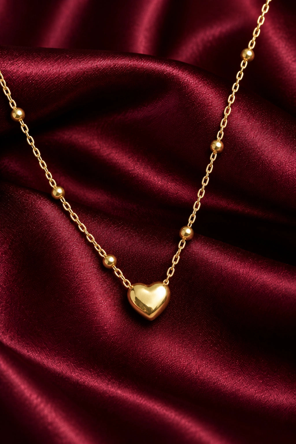 Sehr – Gold Heart Necklace
