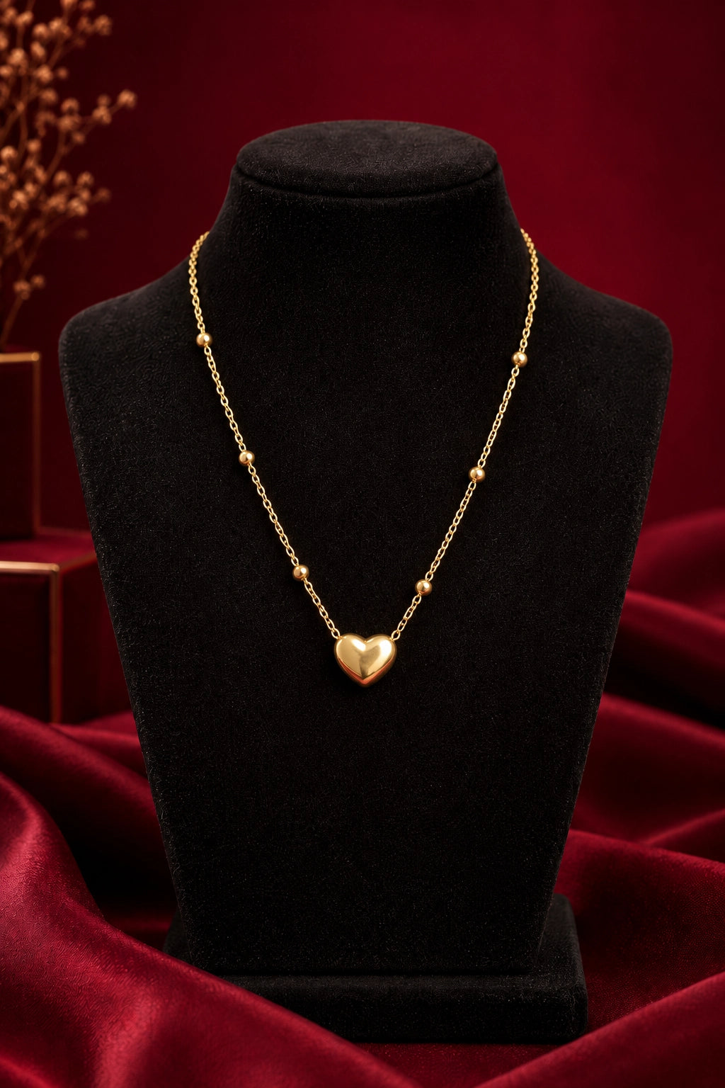 Sehr – Gold Heart Necklace